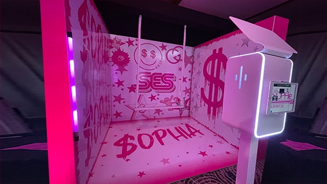 branded photo box enclosure in orlando with swing