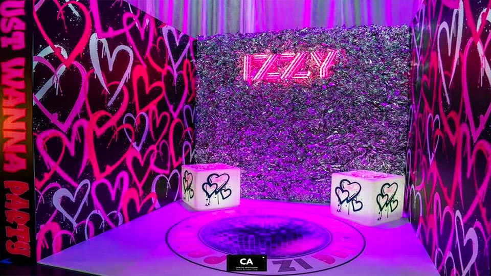 branded photo box enclosure in orlando